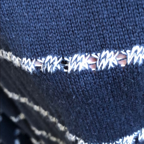 Tommy Hilfiger Sweater! Blue Stripes. LIKE NEW - Picture 5 of 6